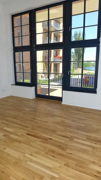 Selten am Markt: 4 Zimmer, 2 Balkone und unverbaubarer Spreeblick — photo 1